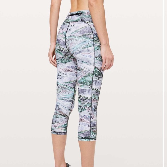 Lululemon Speed Up Crop *21" - Picture 3 of 7